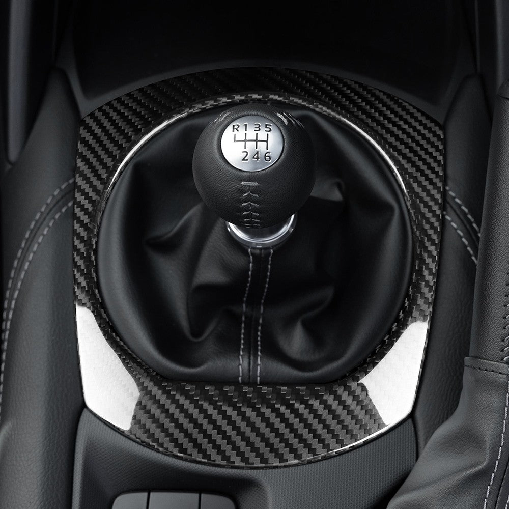 Carbon Fiber Gear Shift Frame Cover Black For Mazda MX-5 16-26 FIAT 124 16-20 - detail view 6