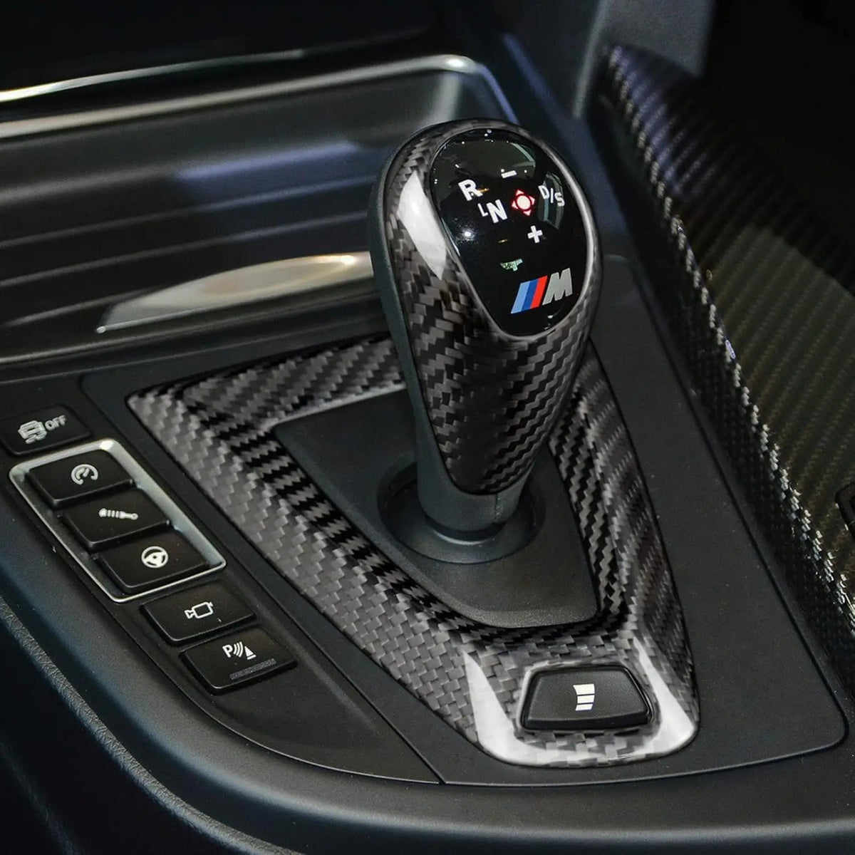 For F80 M3 12-18 Hard Carbon Center Console Frame - detail view 5